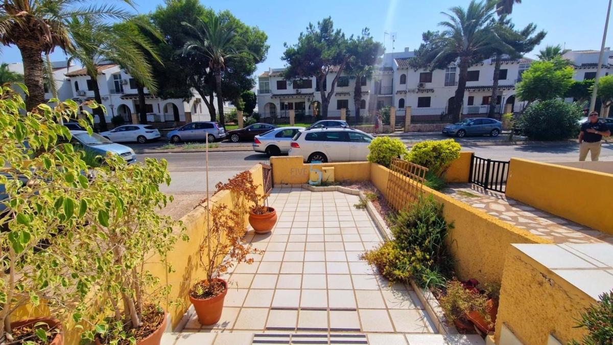 Venta de chalet independiente en Casa o chalet en Cabo Roig, Orihuela, Orihuela
 photo 3