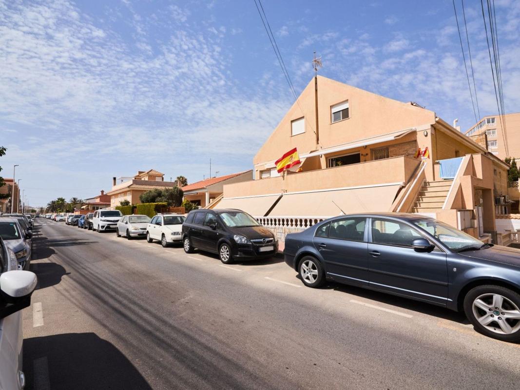 Venta de chalet independiente en Casa o chalet en Avenida de Alemania, Los Europeos, Torrevieja, Torrevieja
photo 3