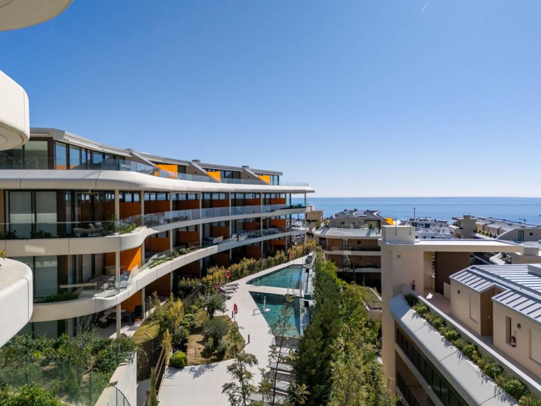 Продажа квартиры на Piso en Avenida Fuengirola, El Higuerón, Fuengirola, Фуэнхирола
photo 1