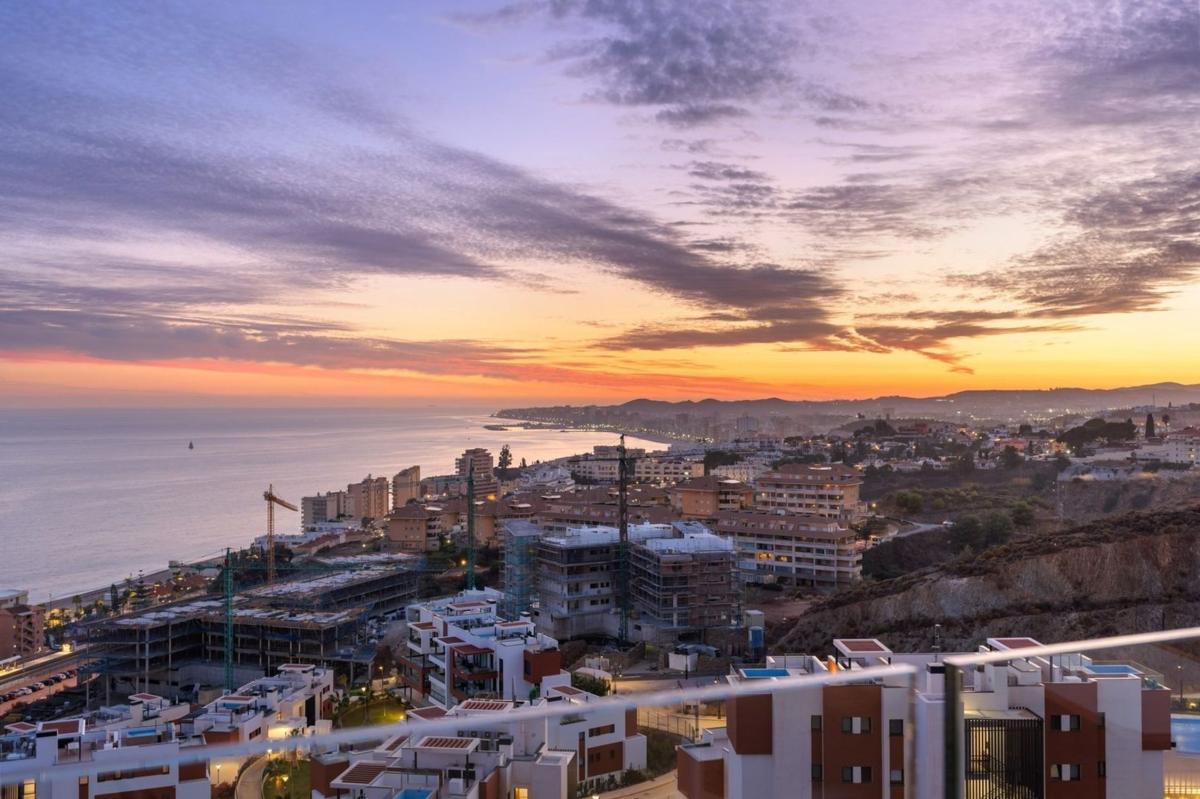 Venta de ático en Ático en Calle Alba, 2, El Higuerón, Fuengirola, Fuengirola photo 2