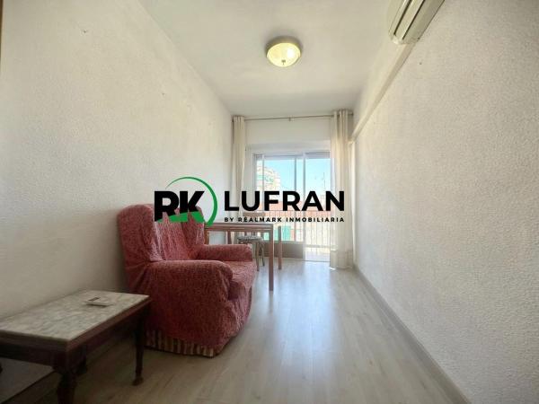 Venta de piso en Piso en Calle de Sant Mateu, Carolinas Altas, Alicante / Alacant, Alicante / Alacant
thumbnail 1
