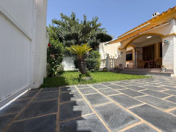 Chalet adosado en Calle Río Nacimiento, Pueblo Latino, Pilar de la Horadada thumbnail 2