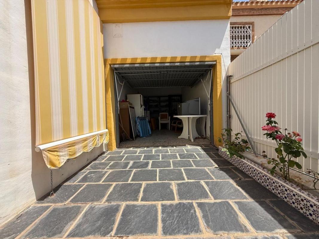 Venta de chalet adosado en Chalet adosado en Calle Río Nacimiento, Pueblo Latino, Pilar de la Horadada , Pilar de la Horadada photo 4
