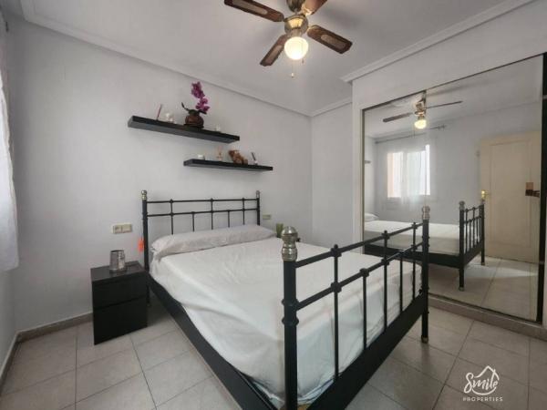 Venta de piso en Piso en Calle Valencia, El Acequión, Torrevieja, Torrevieja
thumbnail 1