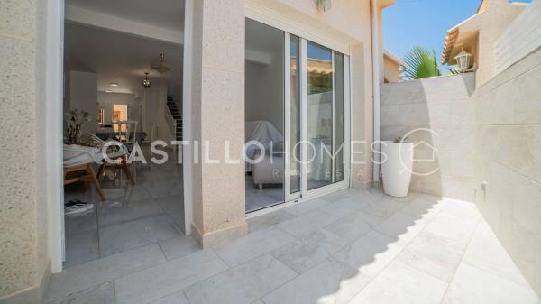 Chalet pareado en Zona los Frutales, Torrevieja thumbnail 1