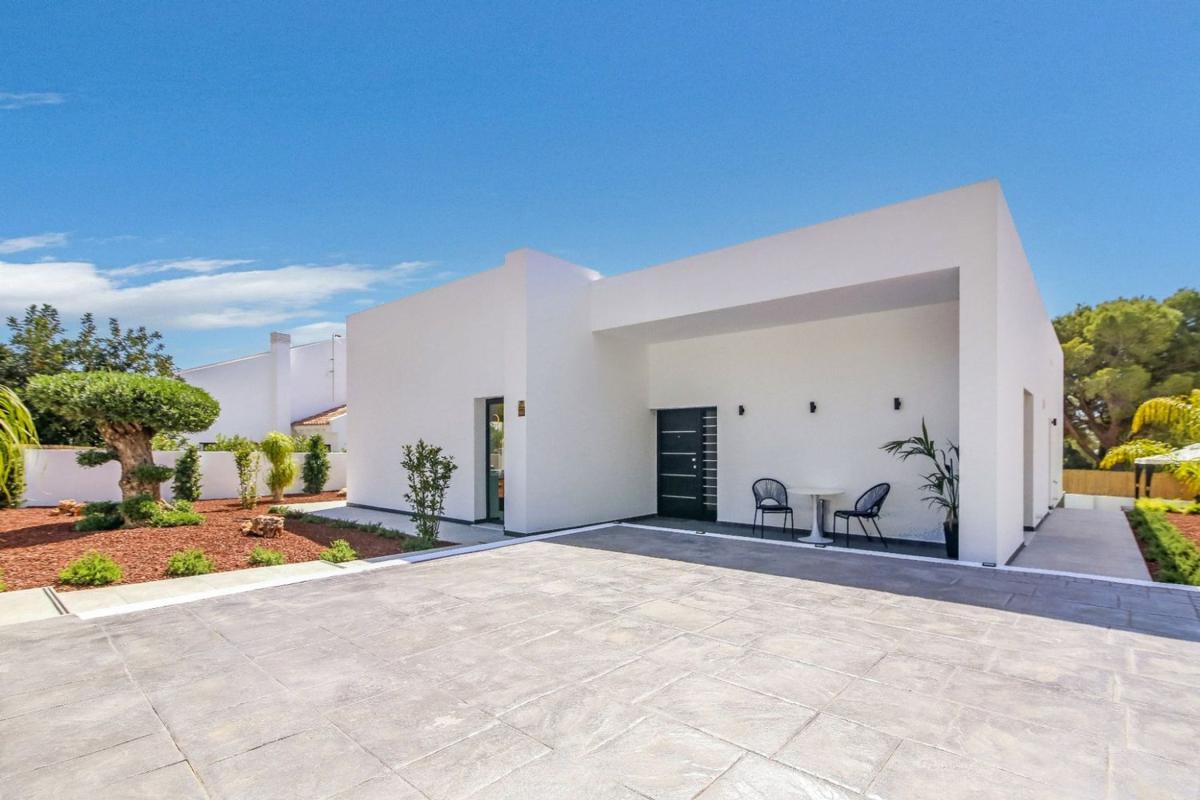 Properties for sale and rent in Spain photo 1