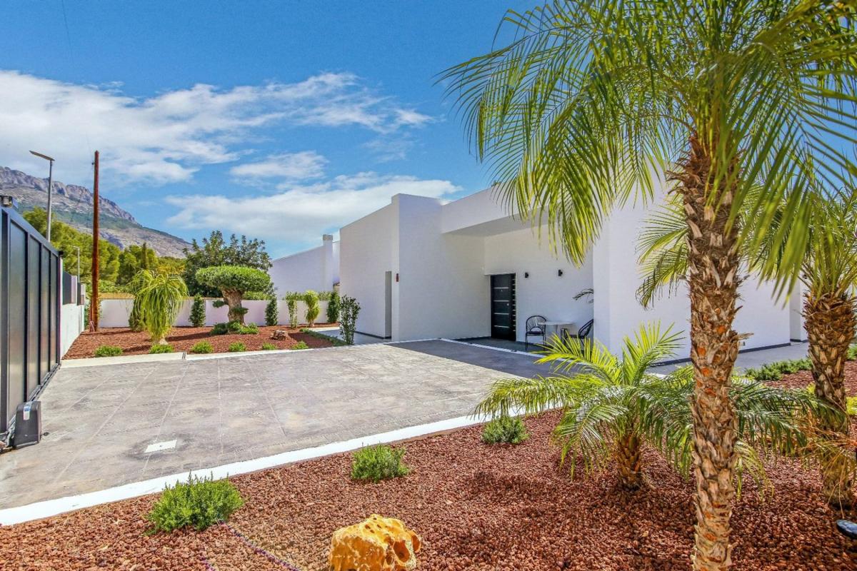 Properties for sale and rent in Spain photo 3