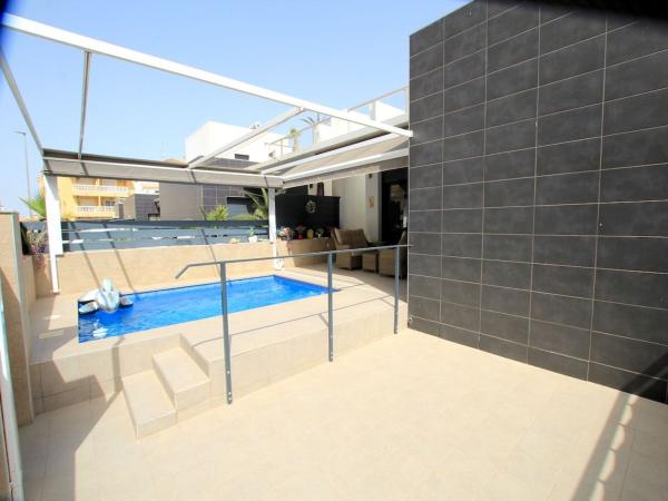 Chalet adosado en Avenida Reina Sofia, Formentera del Segura thumbnail 1