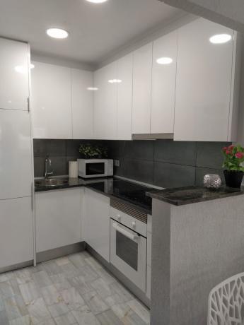 Duplex en venta en Dúplex en Calle puerto romano, 6 /23, Gaspar Perrelló, Torrevieja, Torrevieja thumbnail 2