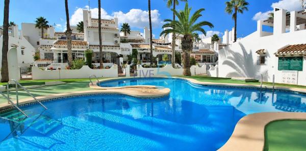 Частный шале на продаже в Casa o chalet en Villamartín, Orihuela, Ориуэла thumbnail 1