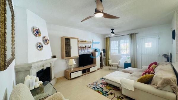 Частный шале на продаже в Casa o chalet en Villamartín, Orihuela, Ориуэла thumbnail 2