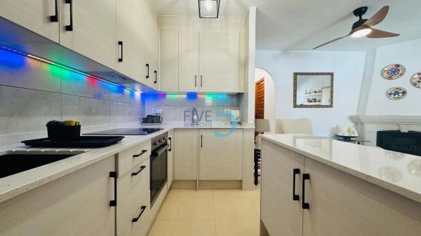 Частный шале на продаже в  Casa o chalet en Villamartín, Orihuela, Ориуэла photo 4