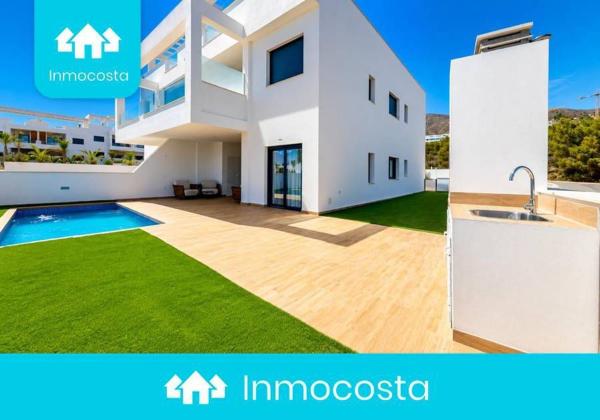 Casa o chalet independiente en Calle de Mèxic, Balcón de Finestrat-Terra Marina, Finestrat photo 1