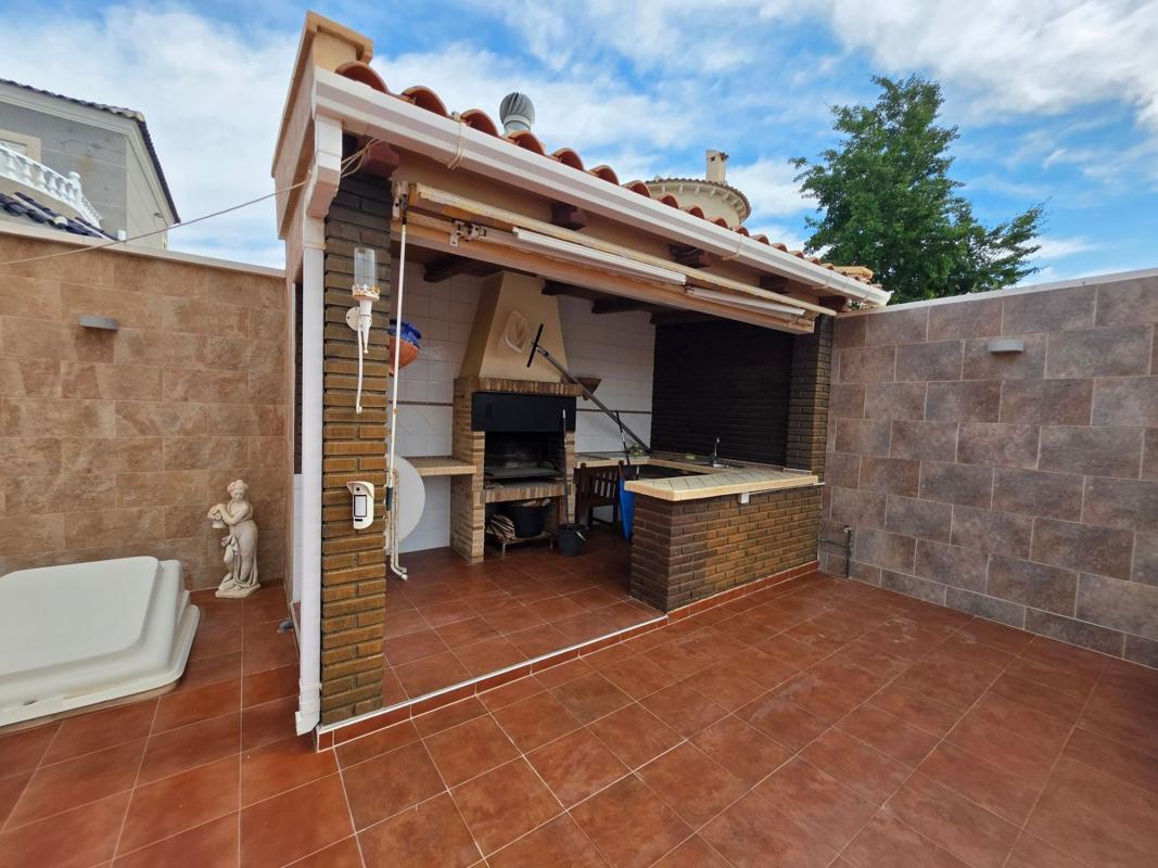 Venta de chalet adosado en Chalet adosado en Avenida Baracaldo, La Siesta - El Salado - Torreta, Torrevieja , Torrevieja photo 5