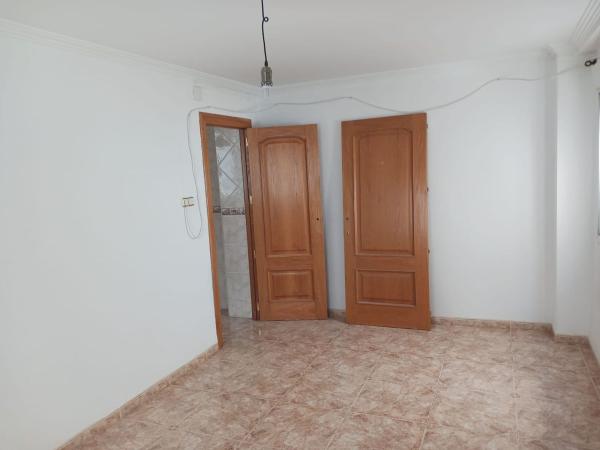 Продажа квартиры на Piso en Calle Patricio Ruiz Gómez, 58, Carrús Este, Elche / Elx, Эльче / Эльх
thumbnail 2