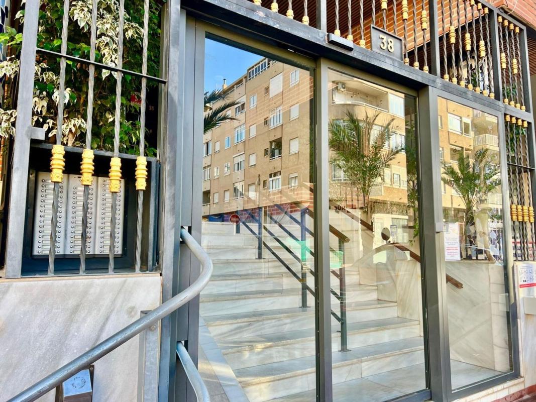 Продажа студии в Estudio en Avenida de las Habaneras, Avenida Habaneras - Curva de Palangre, Torrevieja, Торревьеха photo 4
