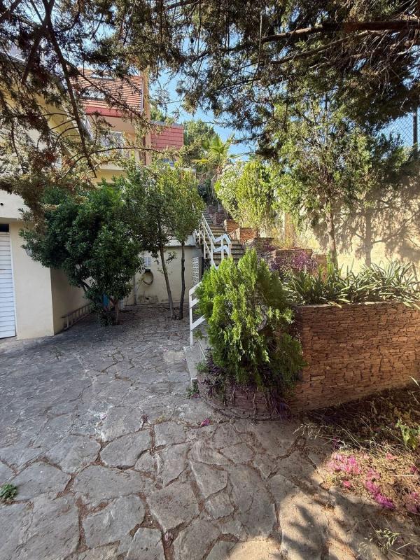 Propiedades en venta y alquiler en España photo 1