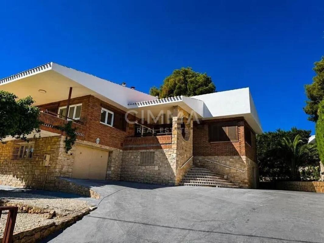 Properties for sale and rent in Spain photo 1