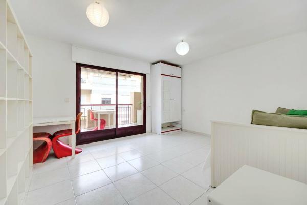 Квартира на продажу в Estudio en Avenida Habaneras - Curva de Palangre, Torrevieja, Торревьеха thumbnail 1
