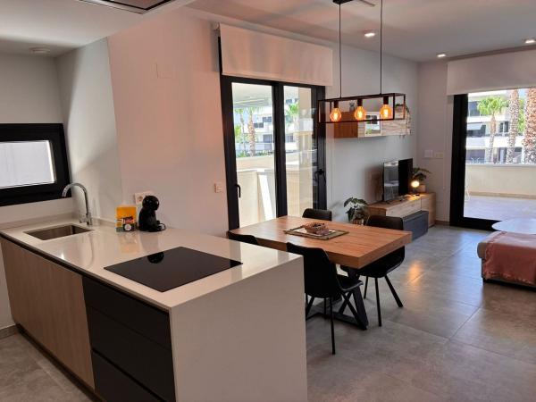 Venta de piso en Piso en Calle Lagos de Covadonga, Zona Lago - Los Almendros, Orihuela, Orihuela
 photo 4