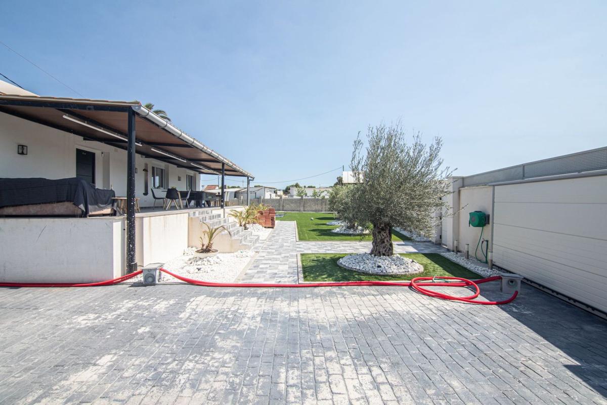 Properties for sale and rent in Spain photo 5