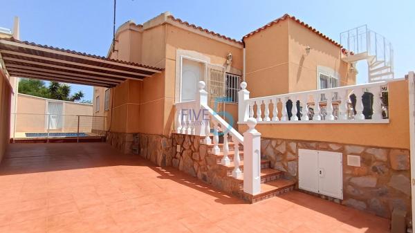 Independent chalet for sale in Casa o chalet en San Fulgencio, San Fulgencio
photo 1