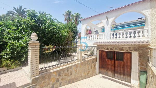 Independent chalet for sale in Casa o chalet en Los Balcones - Los Altos del Edén, Torrevieja, Torrevieja
photo 1