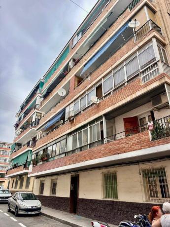 Продажа квартиры на Piso en Calle Señorita de Trevélez, Virgen del Remedio - Parque lo Morant, Alicante / Alacant, Аликанте / Алакант
photo 1