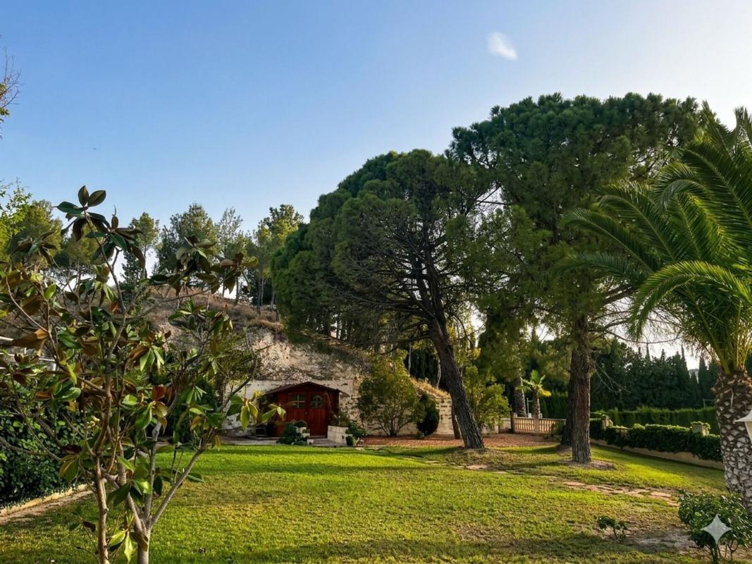 Properties for sale and rent in Spain photo 2