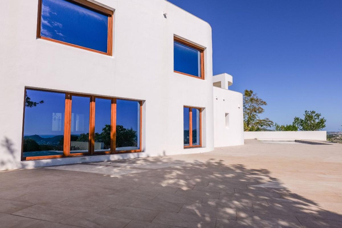 Properties for sale and rent in Spain photo 1
