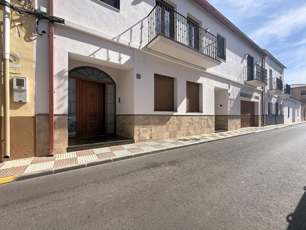 Properties for sale and rent in Spain photo 1