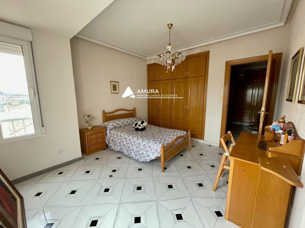 Sprzedaż niezależnego domku jednorodzinnego w  Casa o chalet en Calle Cuartel, Monovar, Monowar photo 4