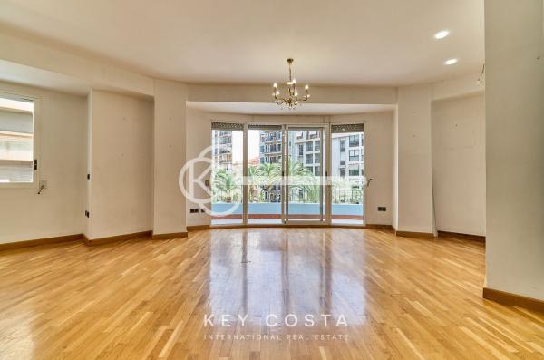 Продажа квартиры на Piso en Calle Poeta Vila y Blanco, Ensanche-Diputación, Alicante / Alacant, Аликанте / Алакант
 photo 4