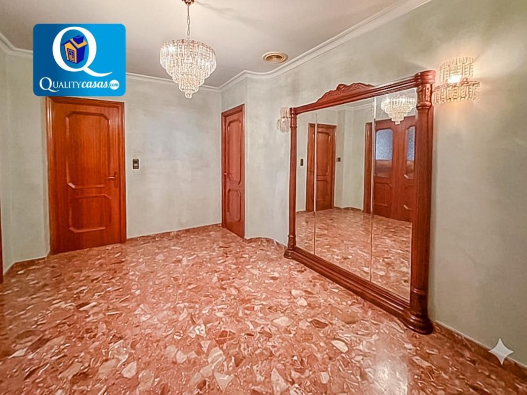 Sale of apartment in Piso en Pont Nou-Corazón de Jesús, Elche / Elx, Elche / Elx
photo 2