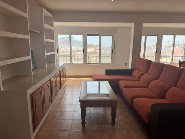 Продажа квартиры на Piso en Carolinas Altas, Alicante / Alacant, Аликанте / Алакант
thumbnail 2