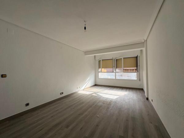 Продажа квартиры на Piso en Calle José Gómez Mompean, Carrús Este, Elche / Elx, Эльче / Эльх
thumbnail 2