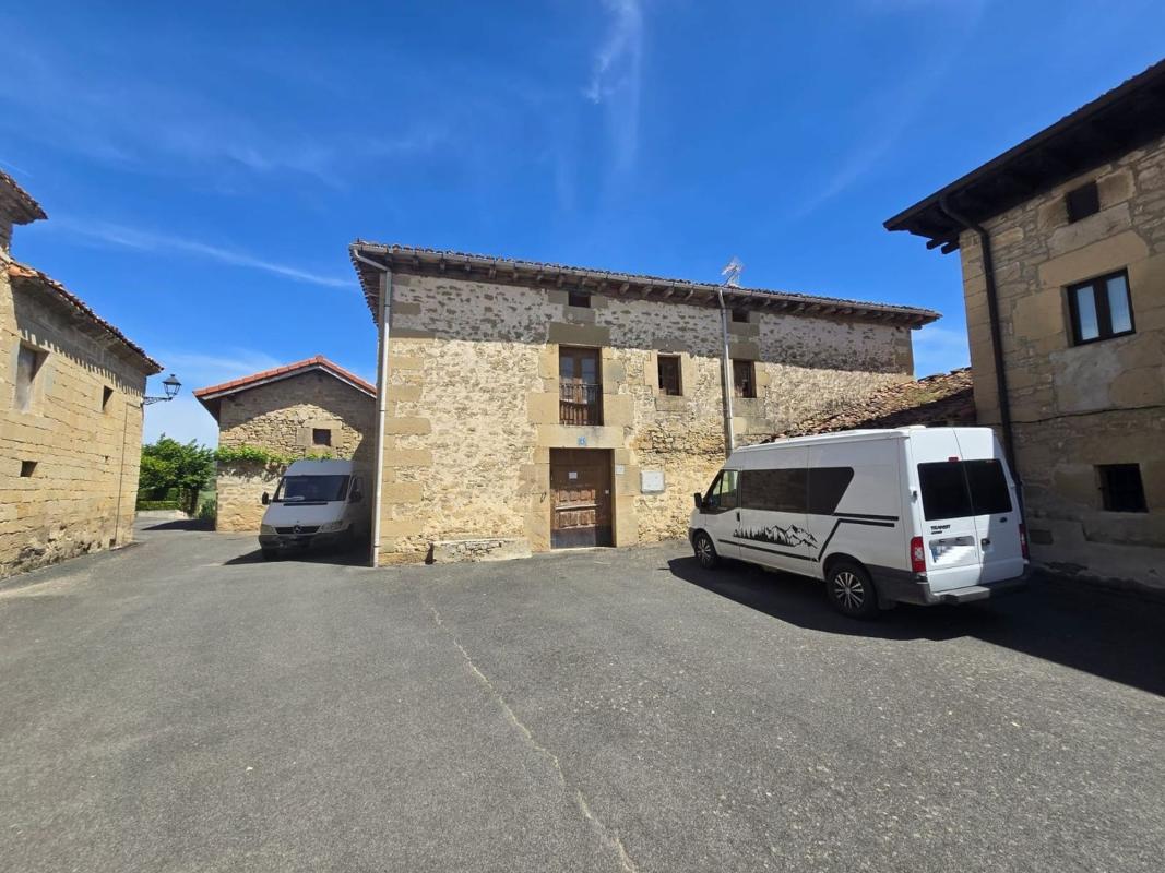 Sprzedaż niezależnego domku jednorodzinnego w Casa o chalet en Calle Real el Barrio, 4, Valdegovia, Valdegovia photo 1