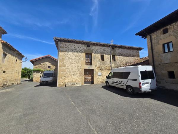 Chalet wolnostojący na sprzedaż w Casa o chalet en Calle Real el Barrio, 4, Valdegovia, Valdegovia photo 1