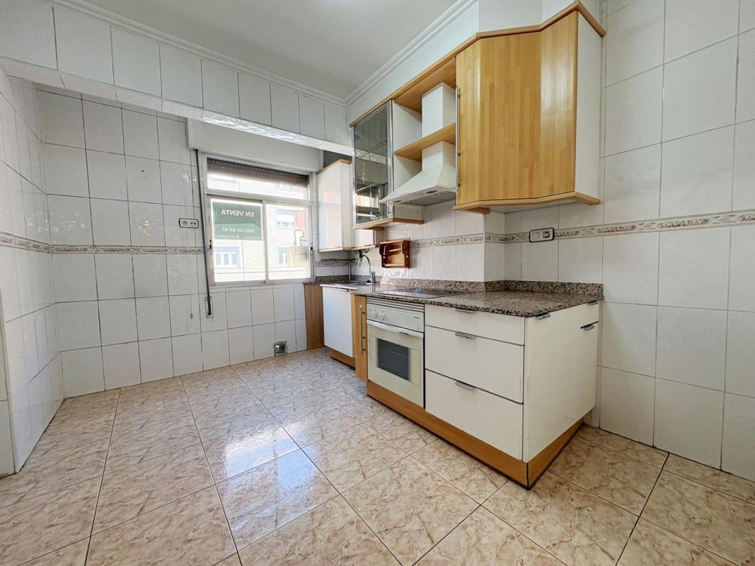 Продажа квартиры на Piso en Calle Simon de Anda, 8, Coronación, Vitoria-Gasteiz, Витория-Гастейс
photo 1