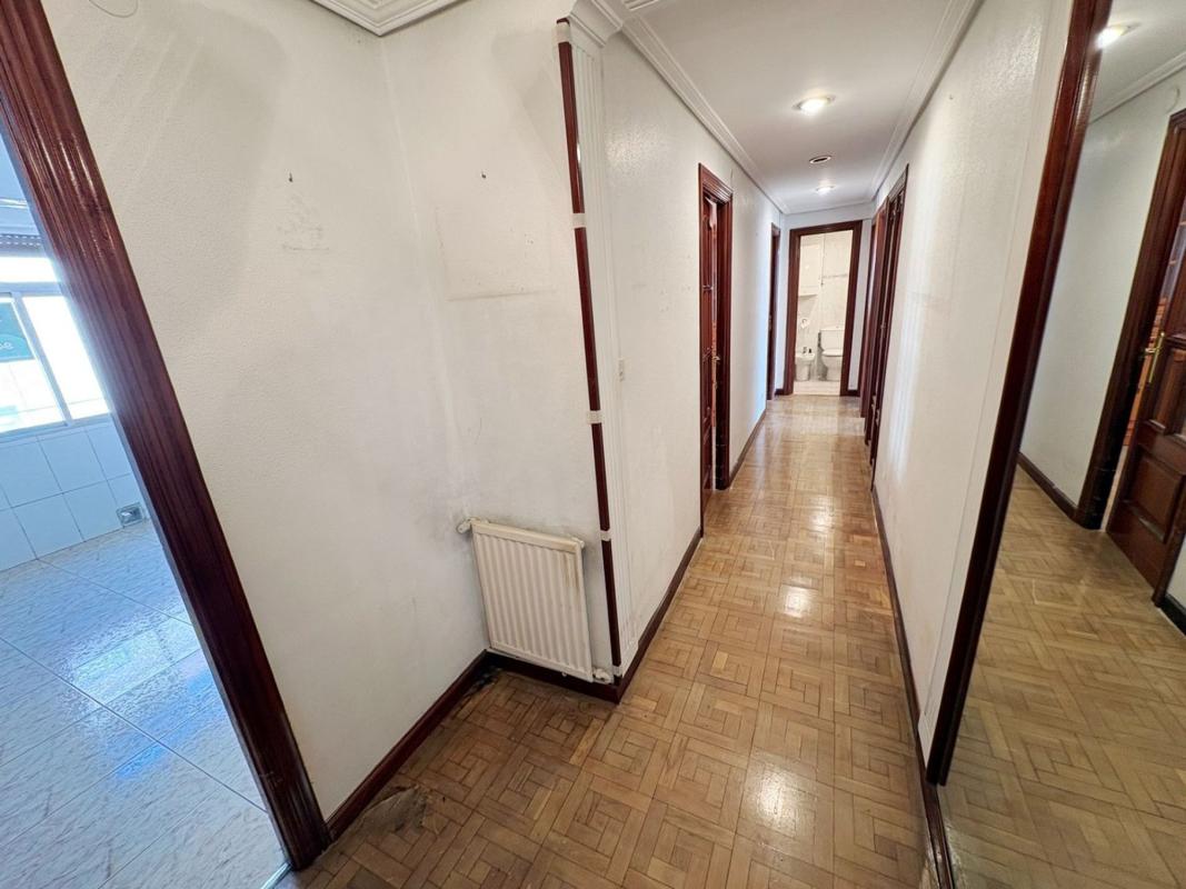 Продажа квартиры на Piso en Calle Simon de Anda, 8, Coronación, Vitoria-Gasteiz, Витория-Гастейс
photo 3