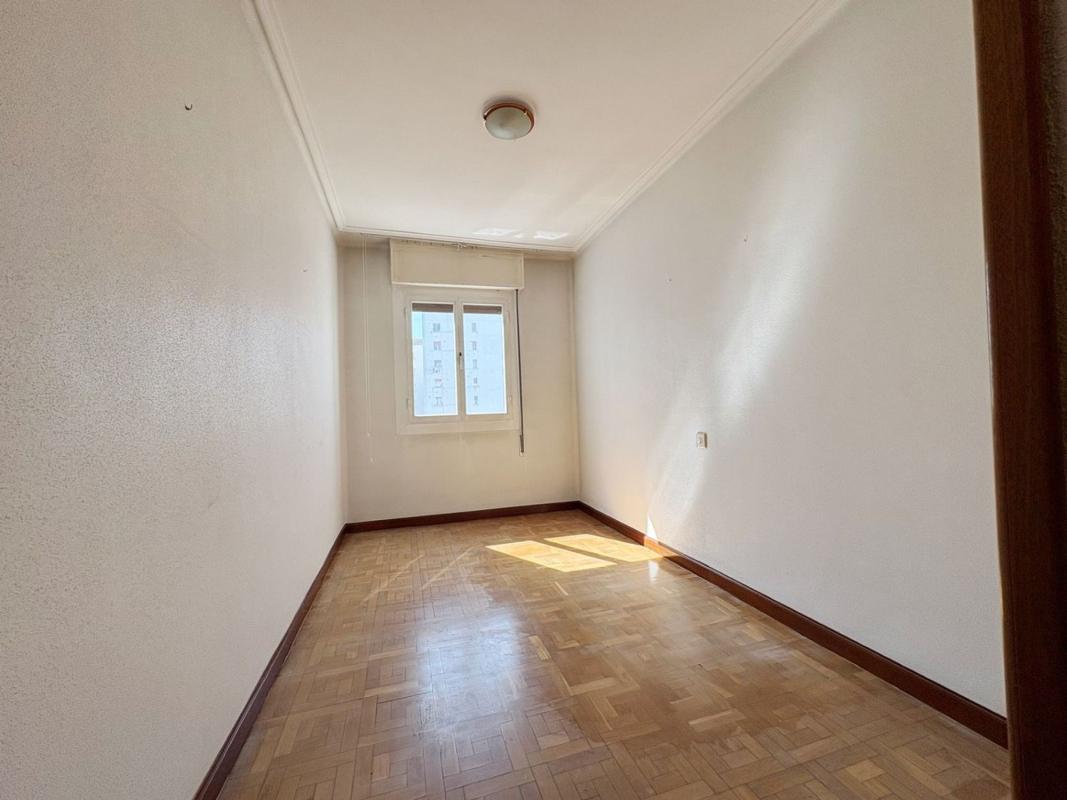 Продажа квартиры на Piso en Calle Simon de Anda, 8, Coronación, Vitoria-Gasteiz, Витория-Гастейс
photo 5
