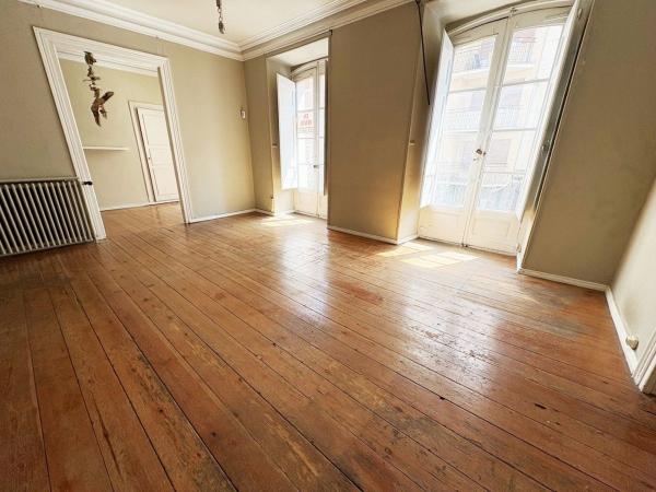 Продажа квартиры на Piso en Calle San Antonio, 26, Centro, Vitoria-Gasteiz, Витория-Гастейс
thumbnail 1