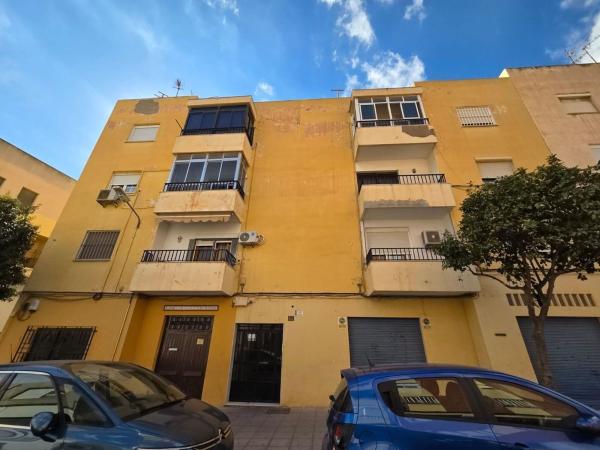 Продажа квартиры на Piso en Calle Teruel, 64, Villablanca - Torrecárdenas, Almería, Алмерия
photo 1