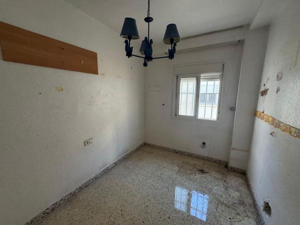 Продажа квартиры на Piso en Calle Teruel, 64, Villablanca - Torrecárdenas, Almería, Алмерия
thumbnail 2