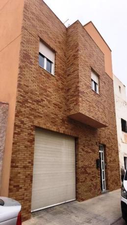 Продажа квартиры на Piso en Calle Alentejo, 21, Barrio San Luis - Los Molinos, Almería, Алмерия
photo 1