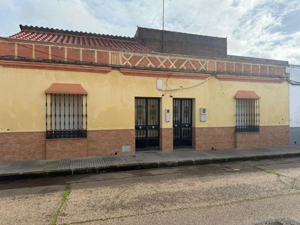 Chalet independiente en venta en Casa o chalet en Calle María Auxiliadora, 17, Puebla de la Calzada, Puebla de la Calzada
thumbnail 1