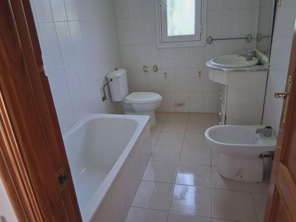Частный шале на продаже в  Casa o chalet en Polígono Industrial Santa Engracia, 10, Avda. Elvas, Badajoz, Бадахос photo 4