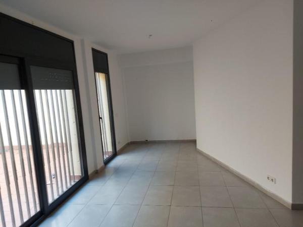 Продажа квартиры на Piso en Calle del Riu Llobregat s/n, Can Tintorer - Can Pere Boir - Can Tries, Gavà, Гава
thumbnail 2