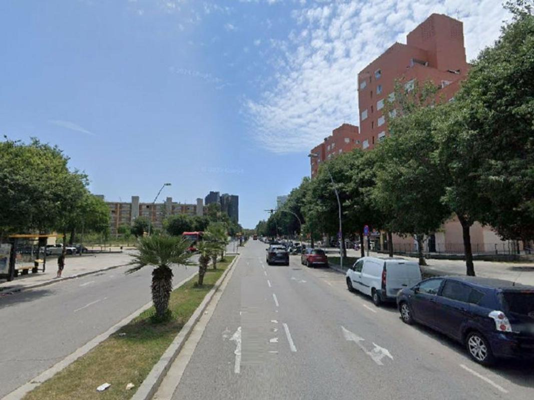 Продажа квартиры на Piso en Ronda de Sant Ramon de Penyafort s/n, La Mina, Sant Adriá de Besós, Сант-Адрия-де-Бесос
photo 1