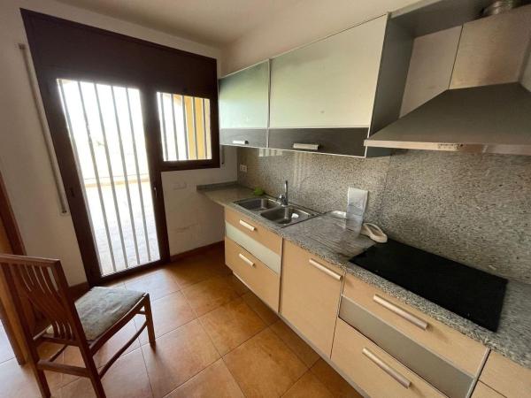 Продажа квартиры на Piso en Plaza Gala Placídia, 34, Mas Alba-Can Lloses, Sant Pere de Ribes, Сант-Пере-де-Рибес
thumbnail 1